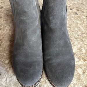 Blondo Gray Ankle Boots with Suede Finish and Rubber Sole- size 9
